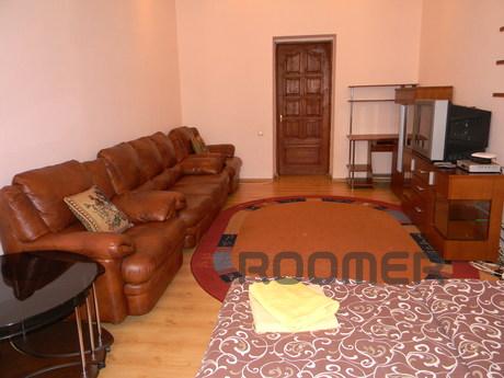 We rent a 2-bedroom cozy apartment, Kyiv - apartment by the day