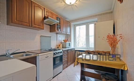 The apartment is in the center, Moscow - apartment by the day