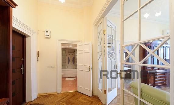 One-bedroom luxury apartment, Москва - квартира подобово