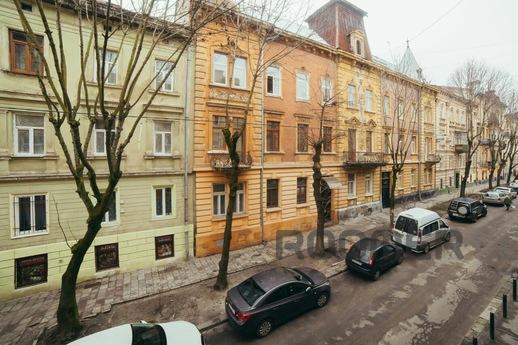 VIP-apartment in the city center, Lviv - apartment by the day