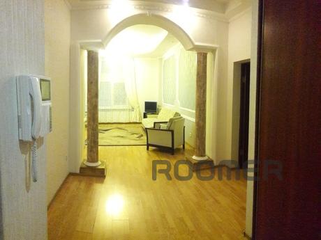 2 bedroom in the heart of the capital, Астана - квартира подобово