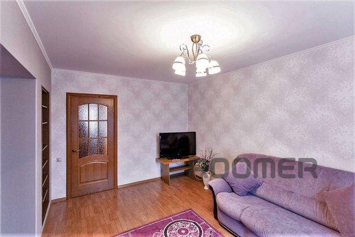 3-х кімнатна квартира, Достик 117В, Алмати - квартира подобово