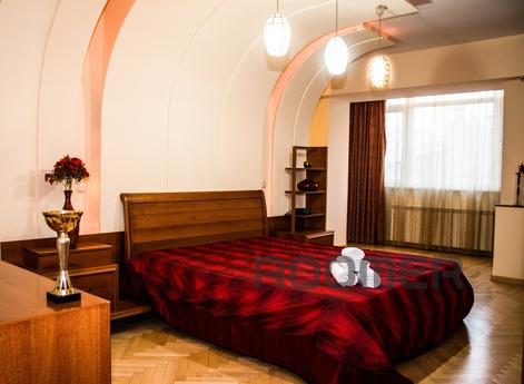 3 bedroom apartment for rent, Алмати - квартира подобово