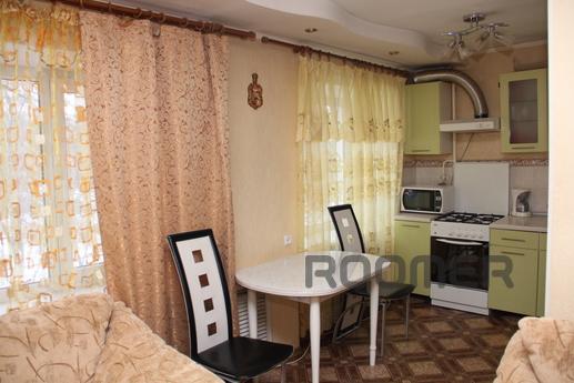 Excellent 3-bedroom apartment yoh, Karaganda - apartment by the day