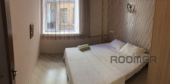 Daily rent apartment on Independence Square. 4. Sophia (leav