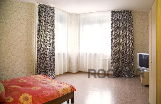 1-bedroom apartment is located opposite the shopping center 