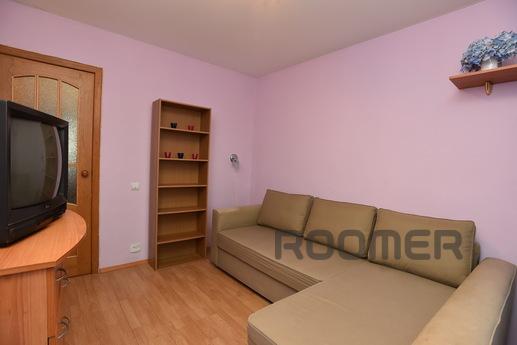 Two-bedroom apartment near KRK Uralets, Yekaterinburg - apartment by the day