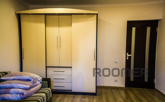 3-bedroom apartment, Chernivtsi - apartment by the day