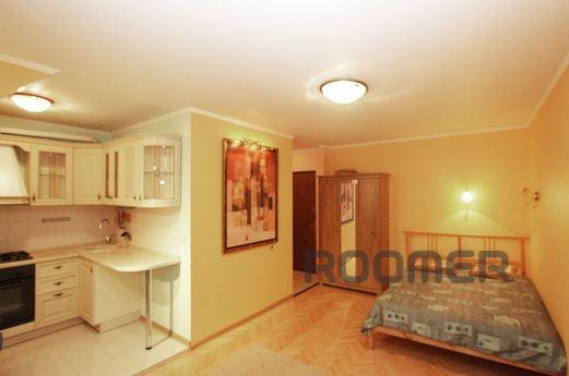 The apartment is in the heart of the cit, Krasnodar - apartment by the day