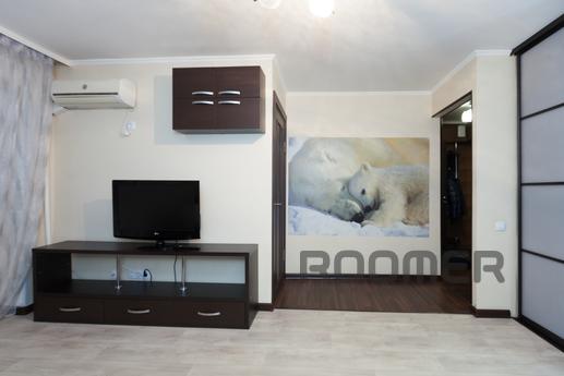 Cozy one-bedroom apartment near the rail, Новосибірськ - квартира подобово