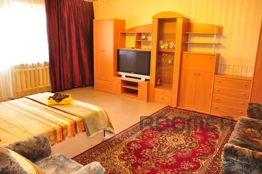 Clean, warm, cozy apartment. Very spacious, bright room (27,
