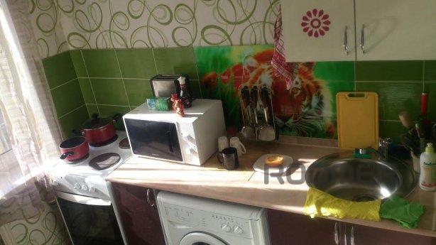 Cozy, clean near Suvorov military school, Karaganda - apartment by the day