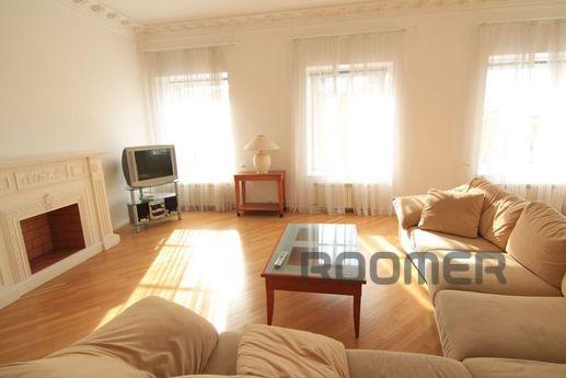 Exclusive species apartment, Saint Petersburg - apartment by the day