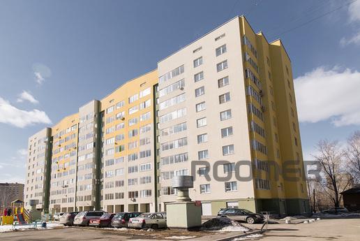 Marin Dom na Jyulskoy 25, Yekaterinburg - apartment by the day