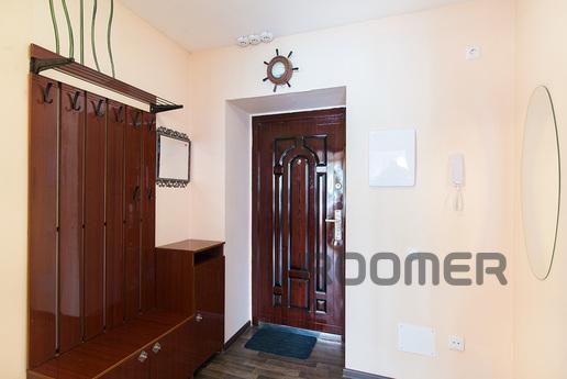 Marin Dom Na Smazchikov 3, Yekaterinburg - apartment by the day