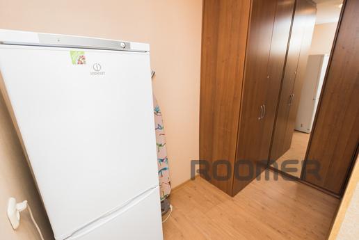 Marin Dom Na Vostoshnoy 72, Yekaterinburg - apartment by the day