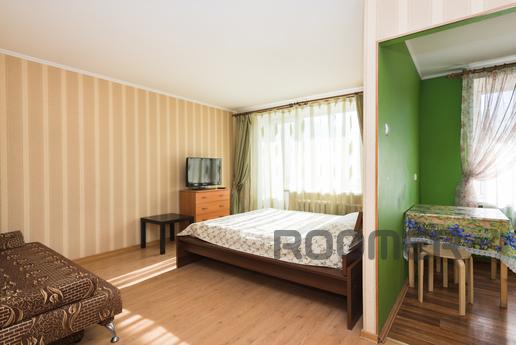 Marin Dom Na Vostoshnoy 72, Yekaterinburg - apartment by the day