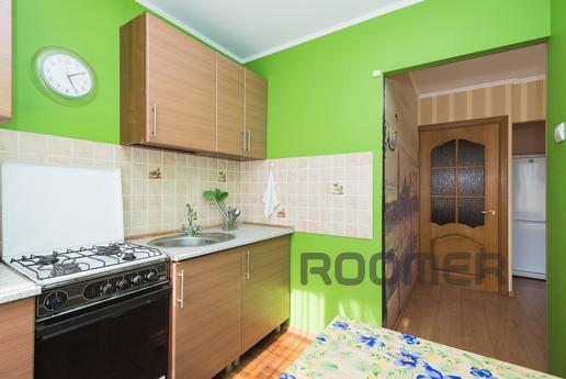 Marin Dom Na Vostoshnoy 72, Yekaterinburg - apartment by the day