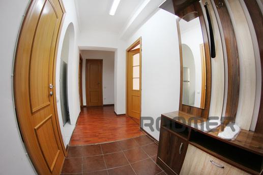 3 bedroom apartment for rent Samal-1, Алмати - квартира подобово