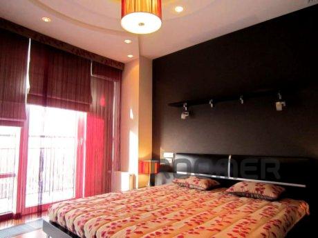 Very cozy one-bedroom apartment on the Boulevard of Peace. T