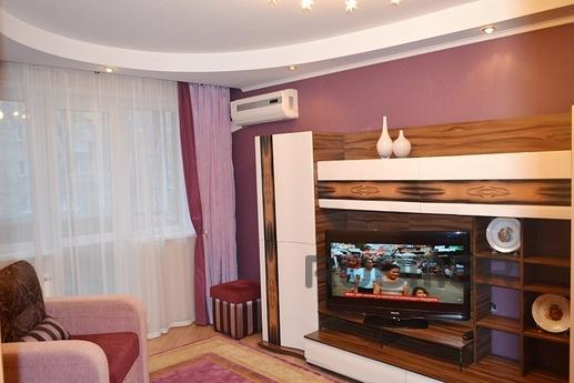 2 bedroom renovated in center, Новосибірськ - квартира подобово