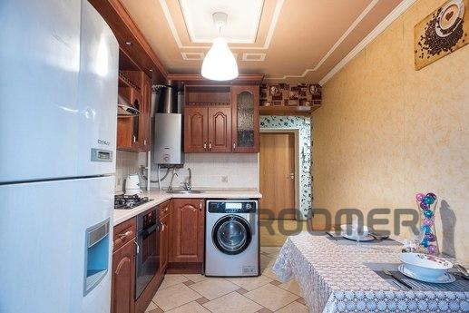 Spacious, comfortable apartment, Санкт-Петербург - квартира подобово