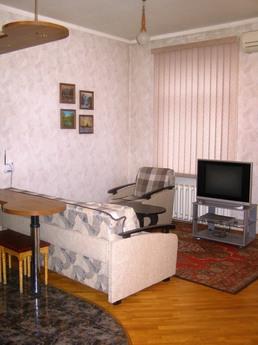 Відмінна квартира в центрі, Харків - квартира подобово