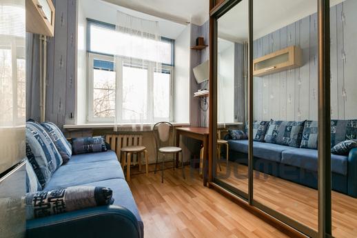 Этюд мегаполиса.
В историческом центре Москвы, на Новом Арба