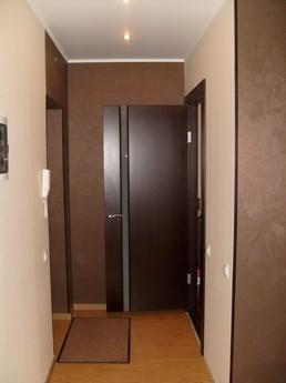 Cozy apartment in downtown Omsk, Омськ - квартира подобово