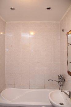 3 bedroom on Loboda, Karaganda - apartment by the day
