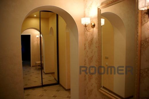 Шикарная 3-комнатна в самом центре !, Волгоград - квартира посуточно