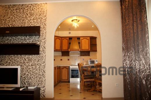 Шикарная 3-комнатна в самом центре !, Волгоград - квартира посуточно