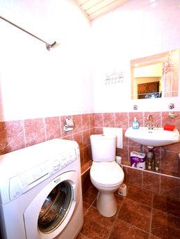 Nice 1 bedroom apartment in the center, Волгоград - квартира подобово