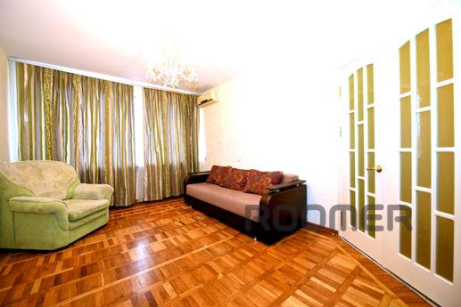 Nice 1 bedroom apartment in the center, Волгоград - квартира подобово