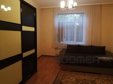2 bedroom apartment suite, Chernivtsi - apartment by the day