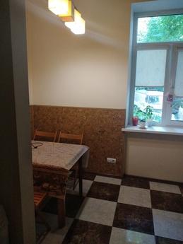 2 bedroom apartment suite, Chernivtsi - apartment by the day