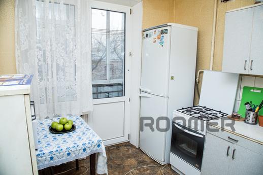 Bright and warm 2-bedroom apartment, Moscow - apartment by the day