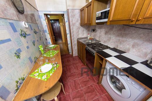 In the center of Rostov 3-room apartment, Rostov-on-Don - apartment by the day