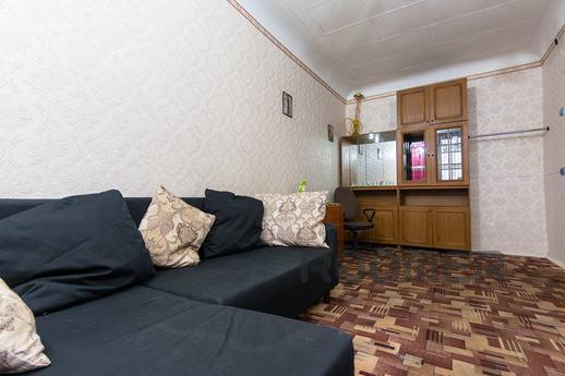 In the center of Rostov 3-room apartment, Rostov-on-Don - apartment by the day
