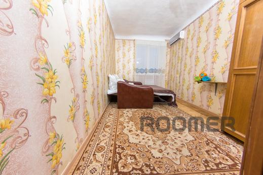 In the center of Rostov 3-room apartment, Rostov-on-Don - apartment by the day