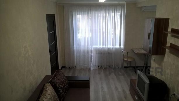 Сдам  2-х ком квартиру на Сегедской, Одесса - квартира посуточно