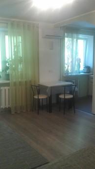 Rent my 2-room apartment, Chernomorsk (Illichivsk) - apartment by the day