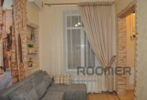 Interior beautiful 2-bedroom quarts, Odessa - apartment by the day