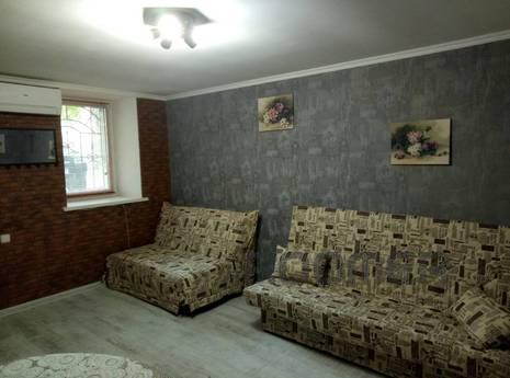 Small cozy apartment in the center of Odessa. All attraction