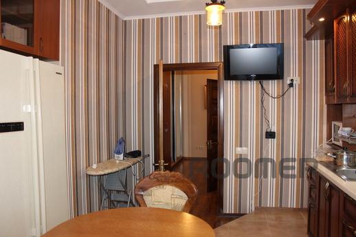 2-bedroom apartment in a new house, Odessa - apartment by the day