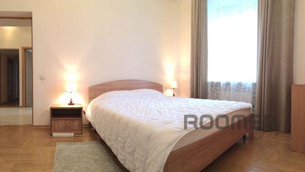 Two-bedroom apartment on one of the central Moscow streets! 