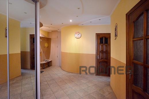 Rent apartment, proprietress, Yekaterinburg - apartment by the day