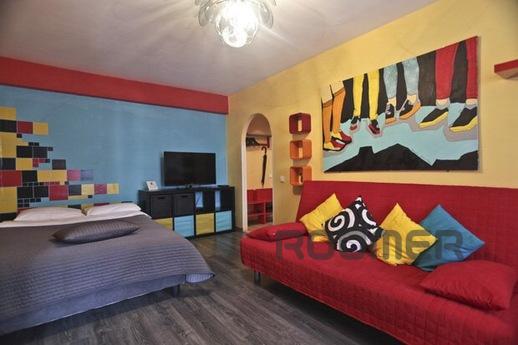 Light, comfortable, spacious, warm apartment in bright color