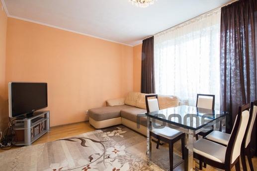 Spacious apartment, Vidnoye - apartment by the day