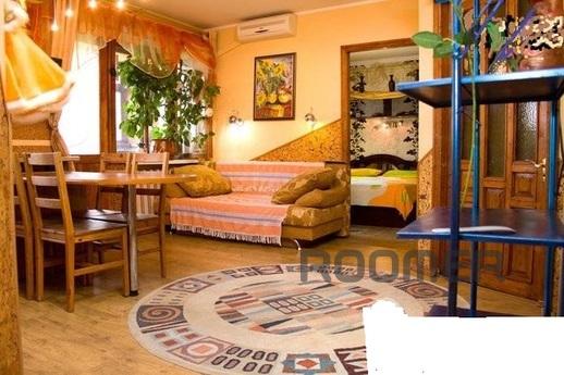 Stylish, comfortable apartment in the he, Odessa - apartment by the day